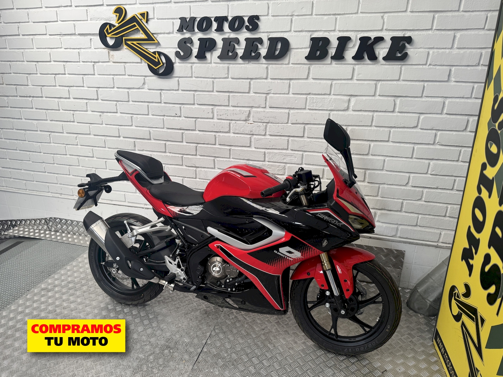 QJ Motor SRK 125 R KM-0 en Madrid - imagen 2