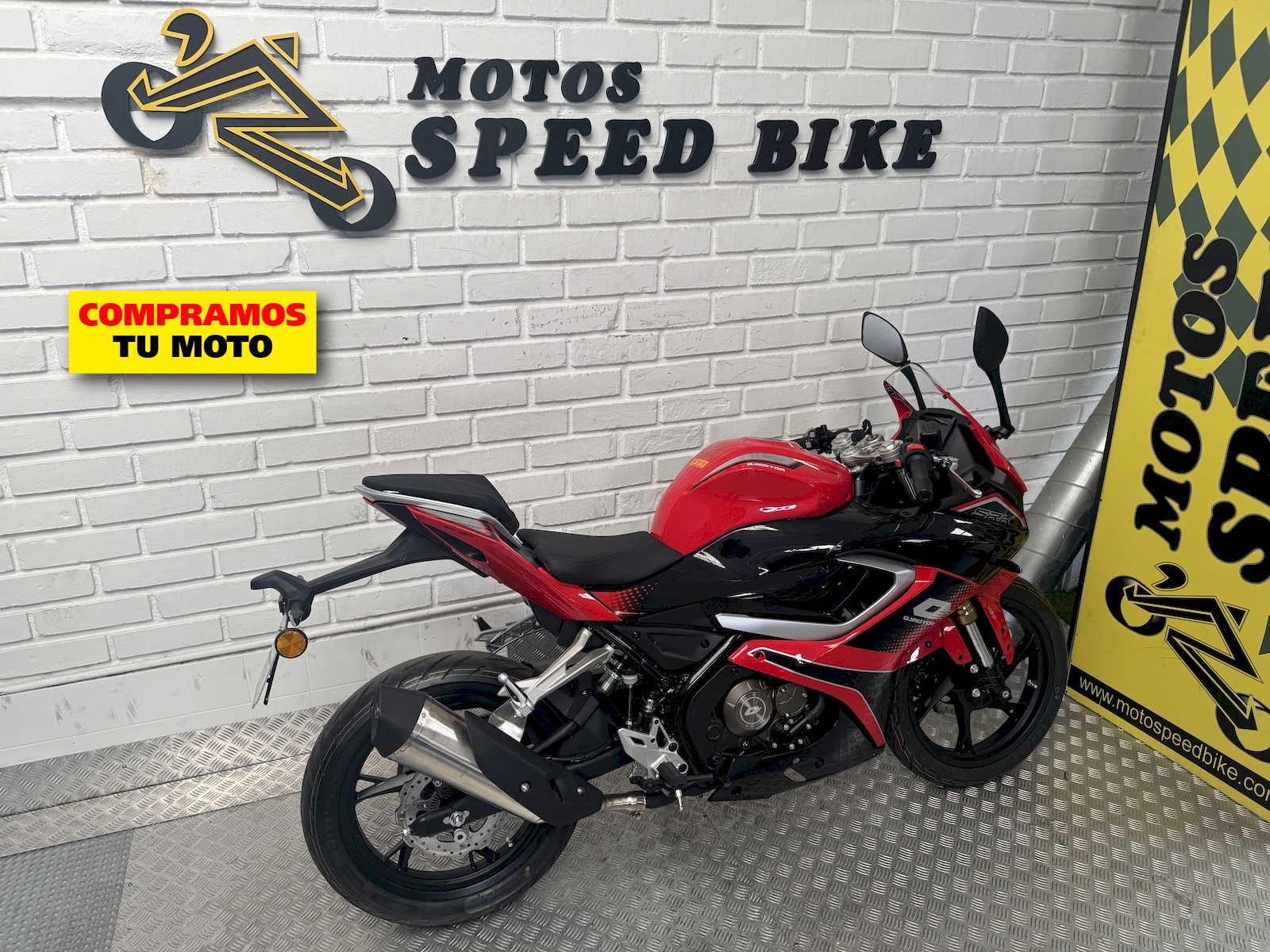 QJ Motor SRK 125 R KM-0 en Madrid - imagen 4