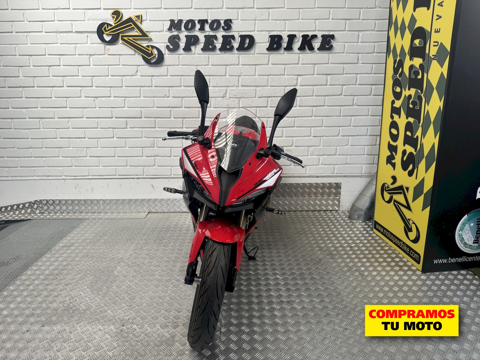 QJ Motor SRK 125 R KM-0 en Madrid - imagen 6