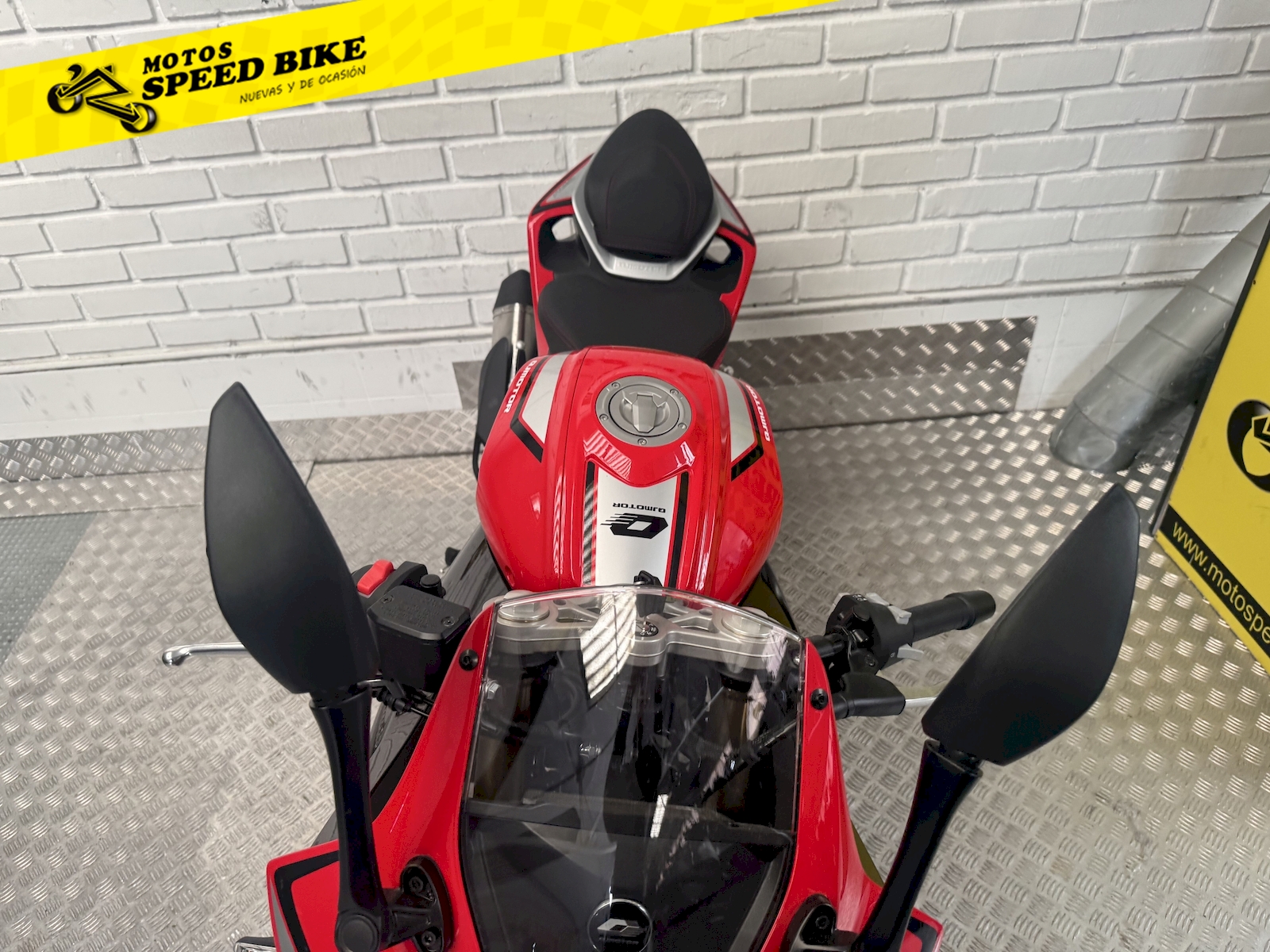 QJ Motor SRK 125 R KM-0 en Madrid - imagen 7