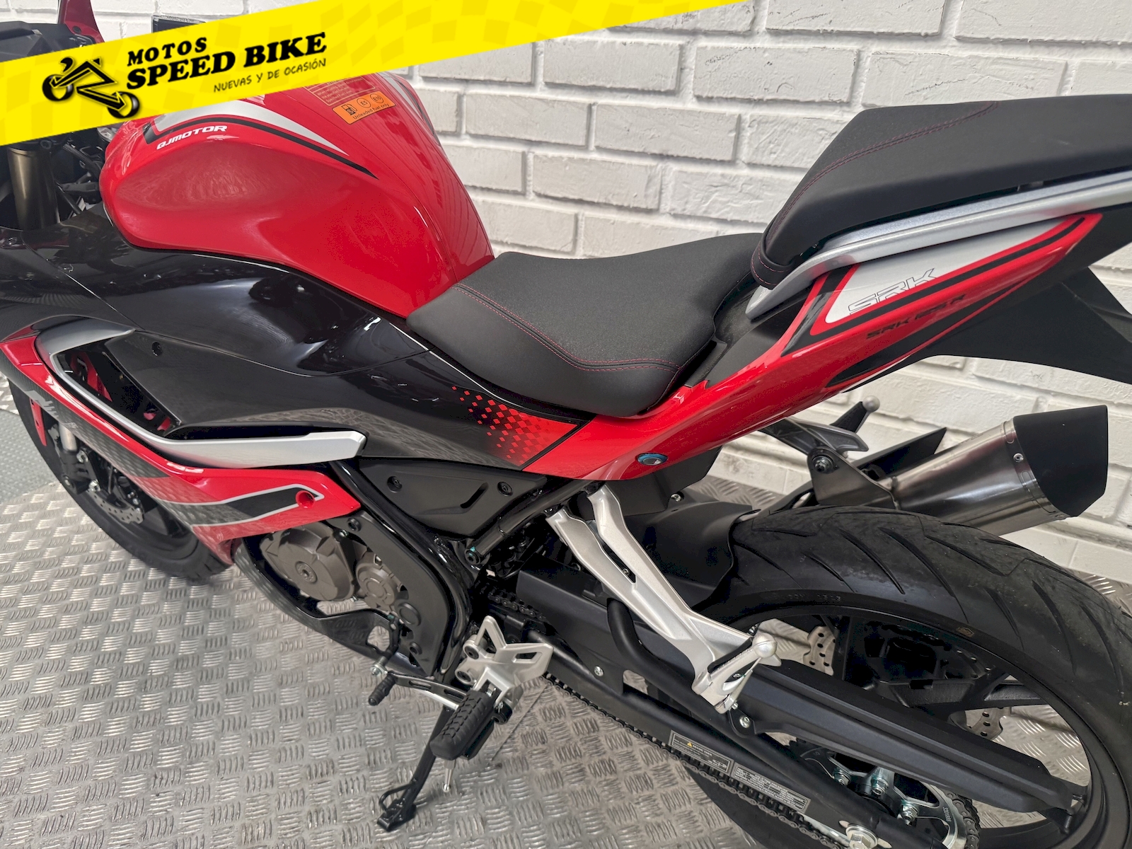 QJ Motor SRK 125 R KM-0 en Madrid - imagen 13