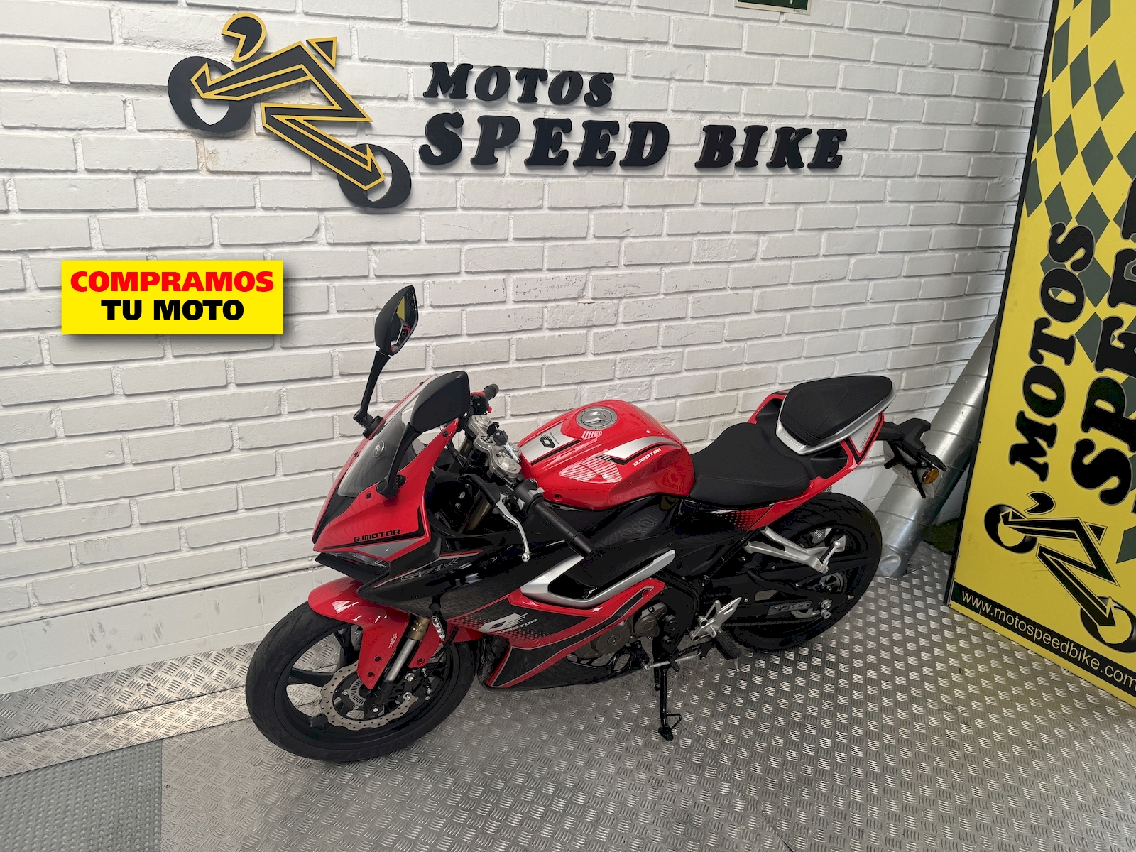 QJ Motor SRK 125 R KM-0 en Madrid - imagen 14