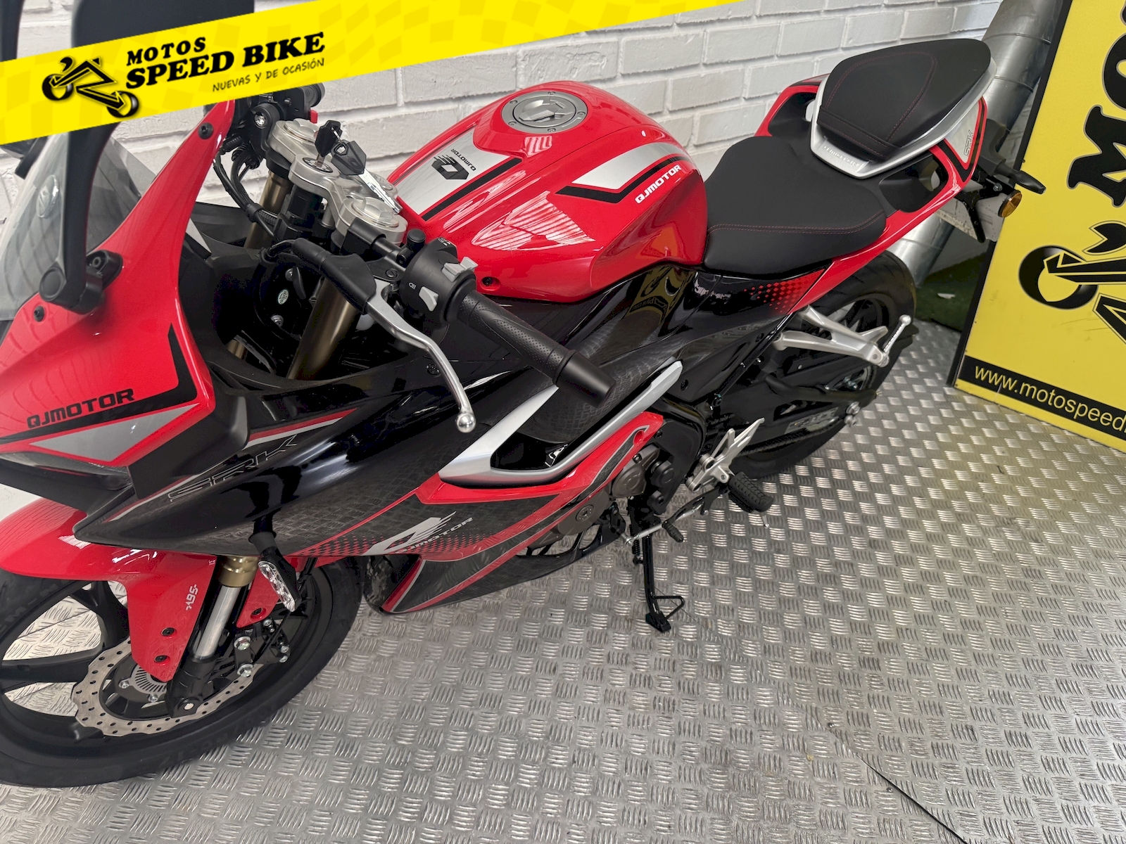 QJ Motor SRK 125 R KM-0 en Madrid - imagen 15