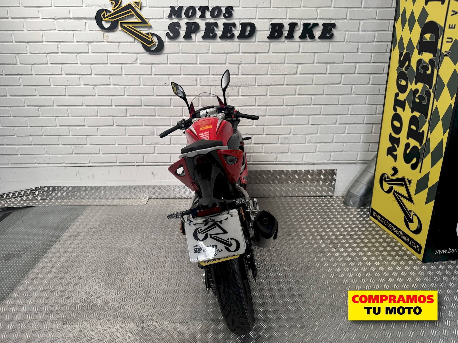 QJ Motor SRK 125 R KM-0 en Madrid - imagen 16