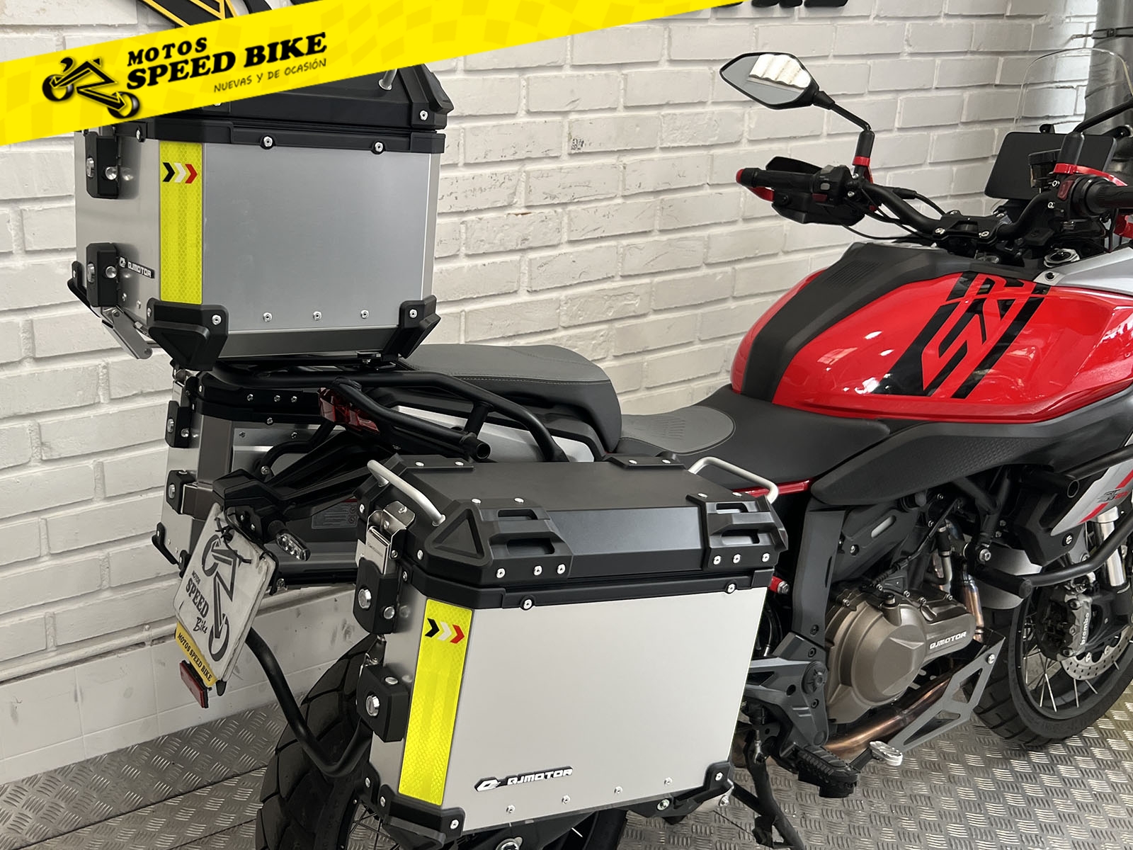QJ Motor SRT 600 SX de ocasión en Madrid - imagen 6