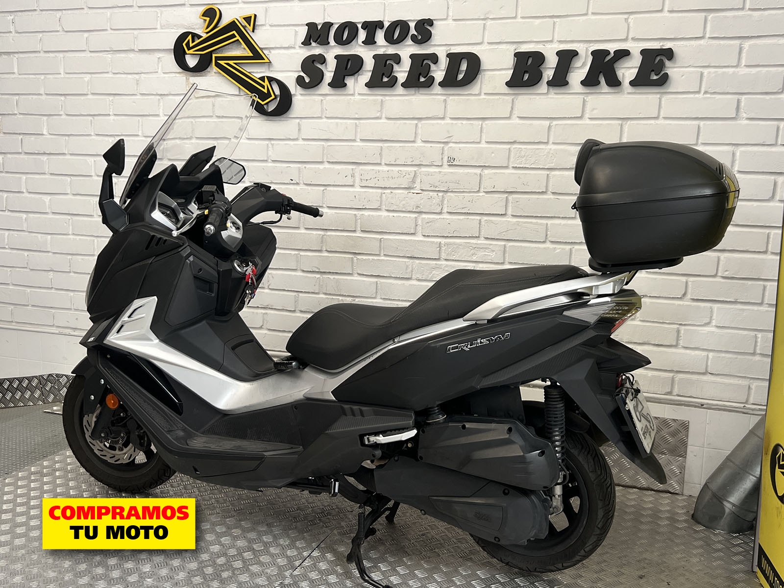 Sym Cruisym 125i de ocasión en Madrid - imagen 12