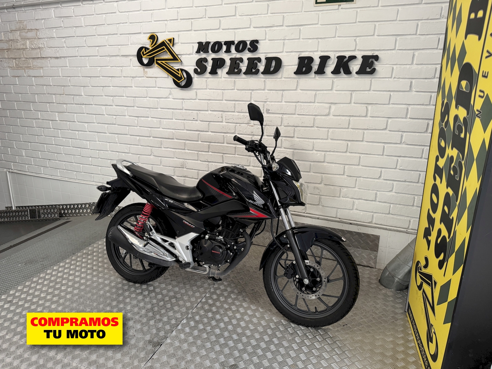 Honda CB 125 F de ocasión en Madrid - imagen 2