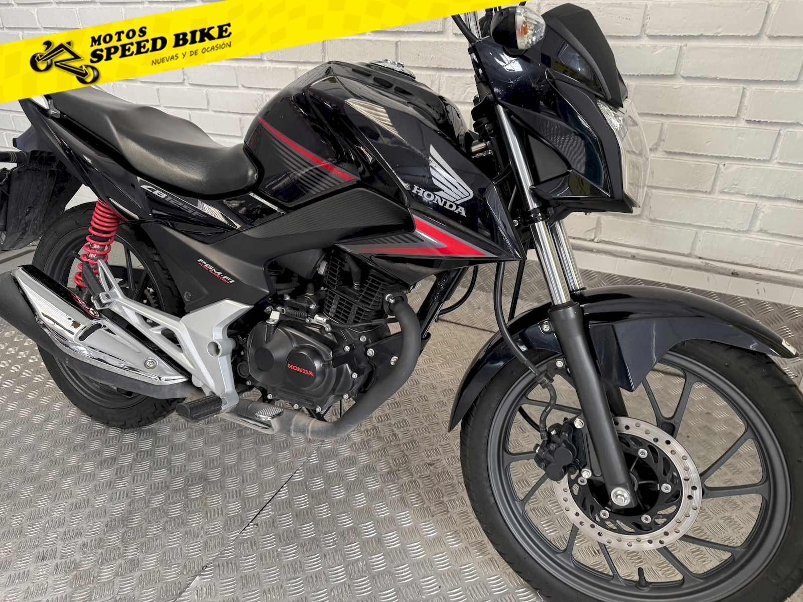 Honda CB 125 F de ocasión en Madrid - imagen 3