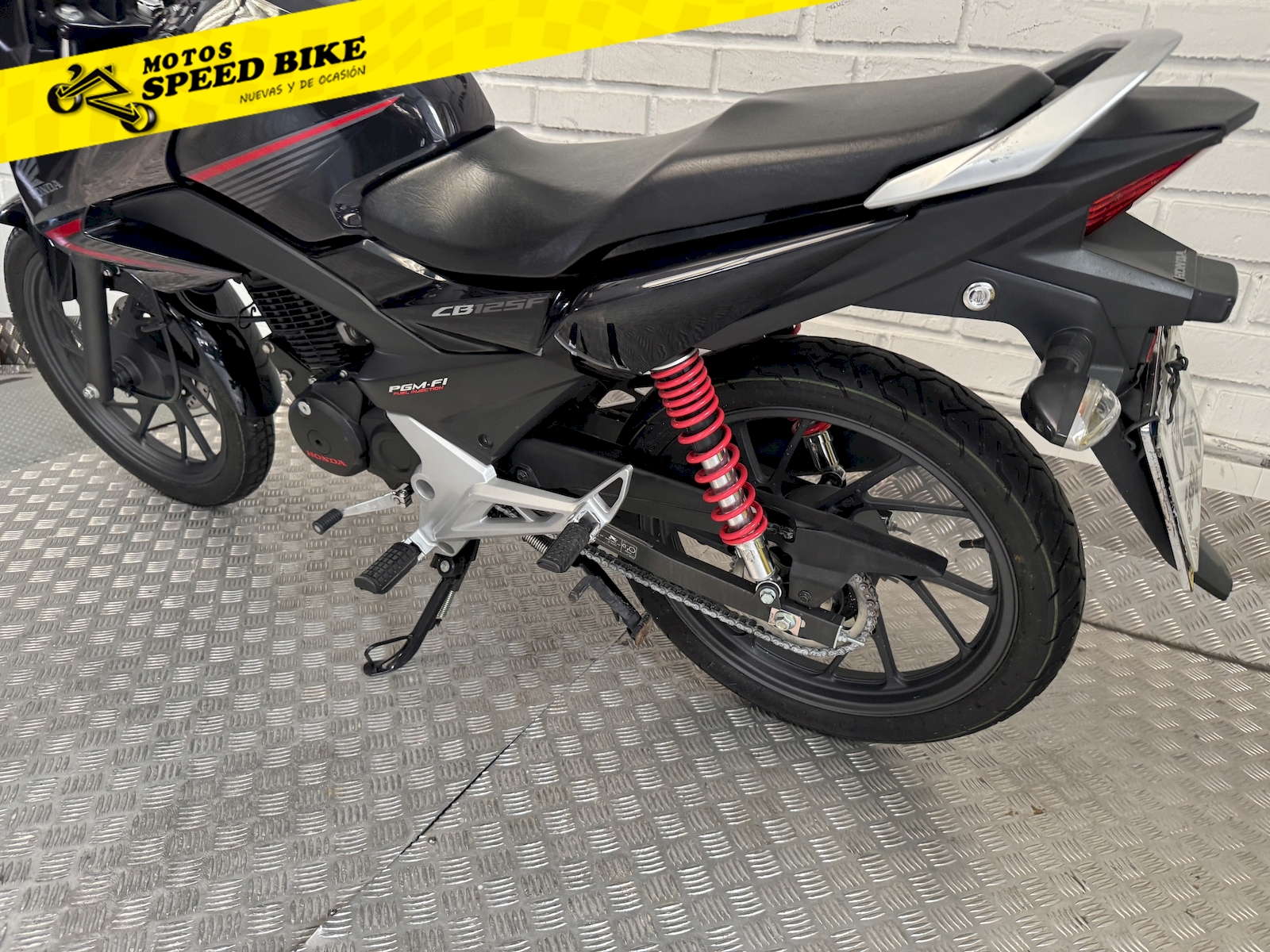 Honda CB 125 F de ocasión en Madrid - imagen 13