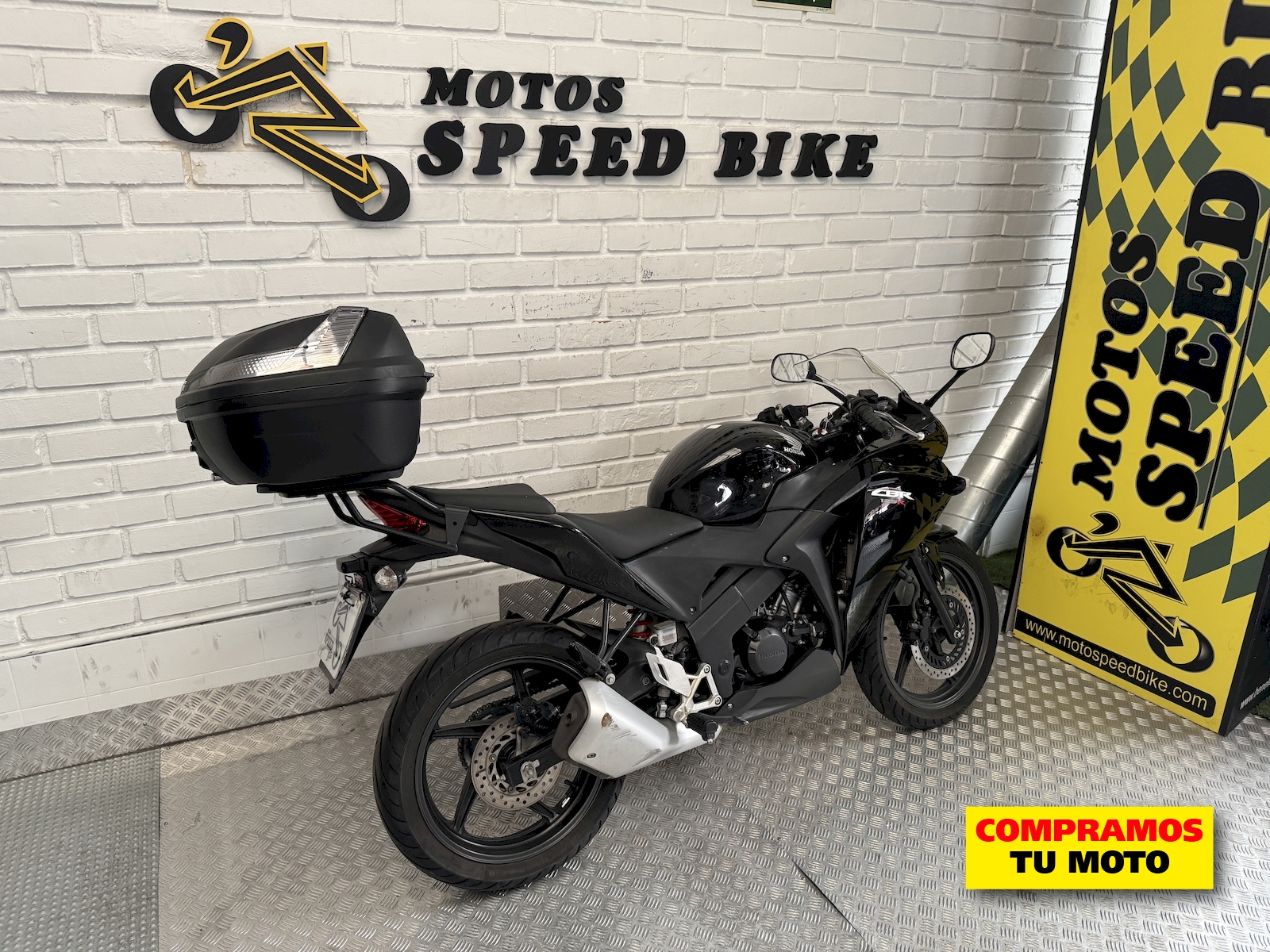 Honda CBR 125 R de ocasión en Madrid - imagen 4