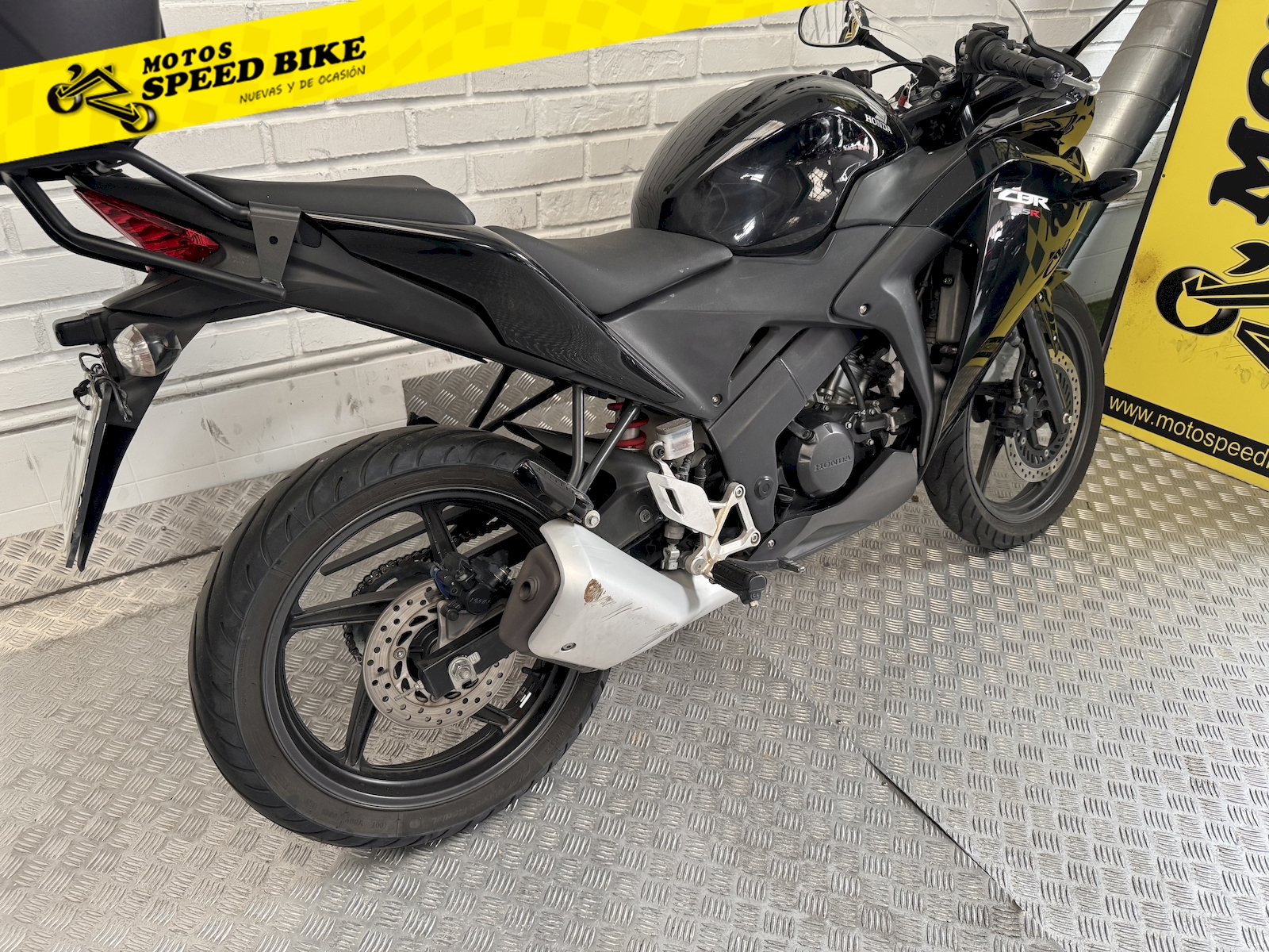Honda CBR 125 R de ocasión en Madrid - imagen 5
