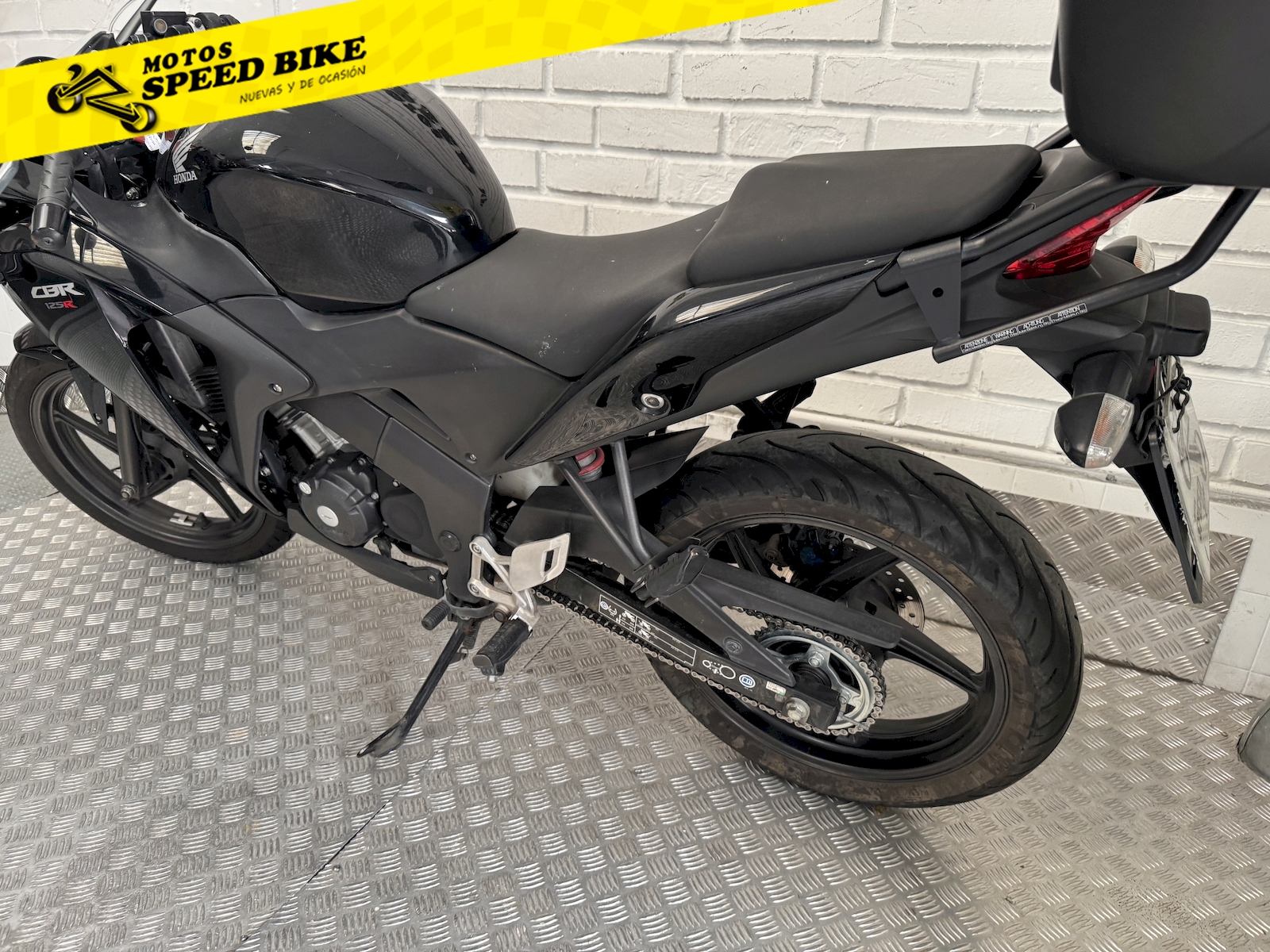 Honda CBR 125 R de ocasión en Madrid - imagen 13