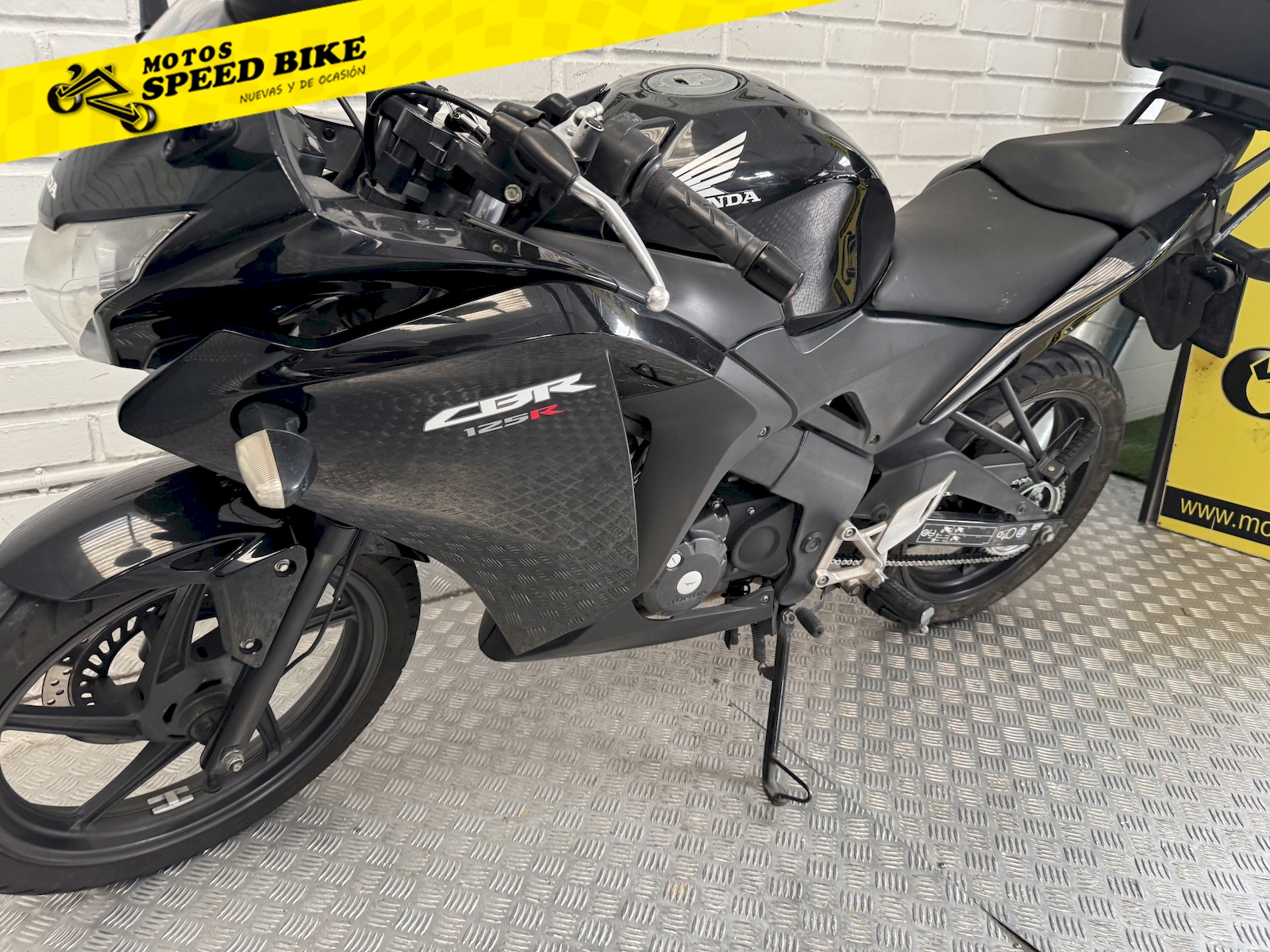 Honda CBR 125 R de ocasión en Madrid - imagen 16