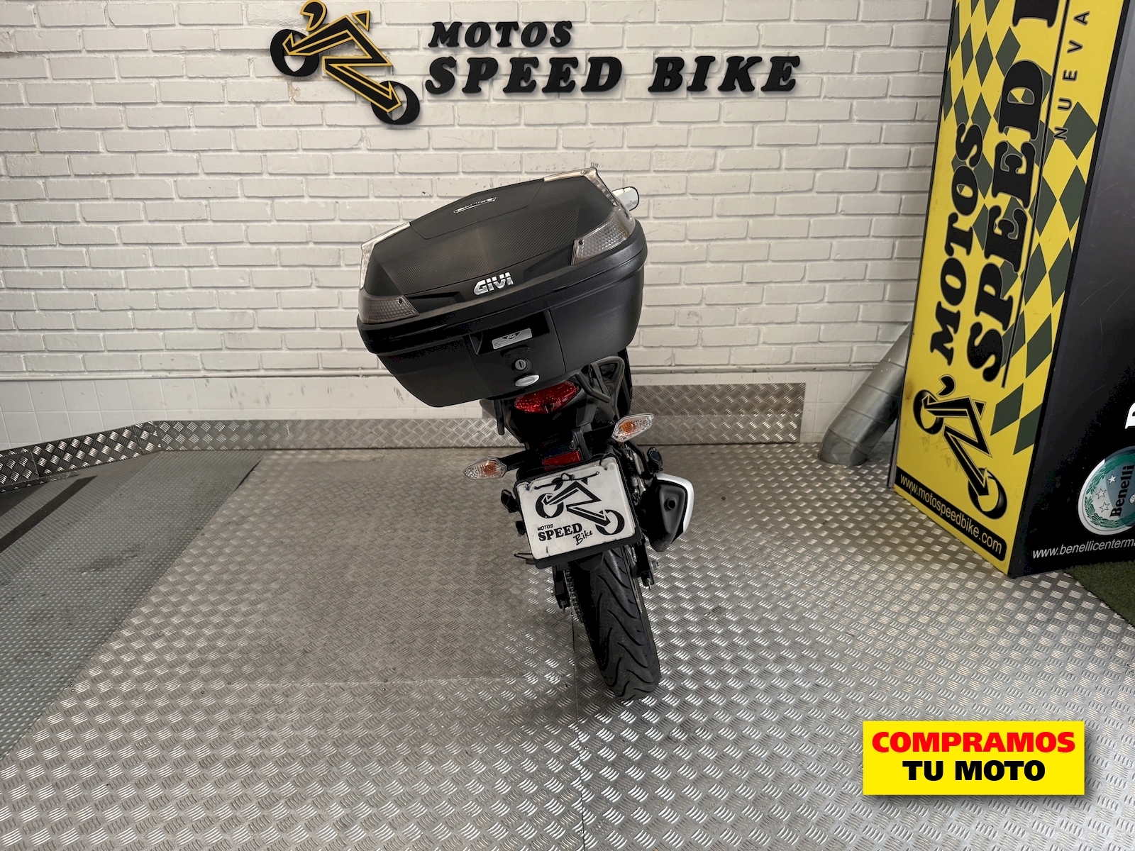 Honda CBR 125 R de ocasión en Madrid - imagen 17