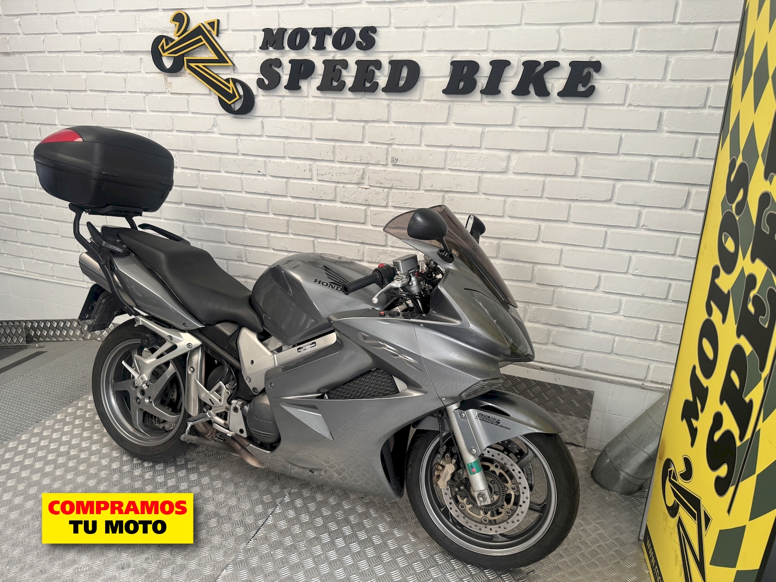 Honda VFR 800 Fi ABS de ocasión en Madrid - imagen 2