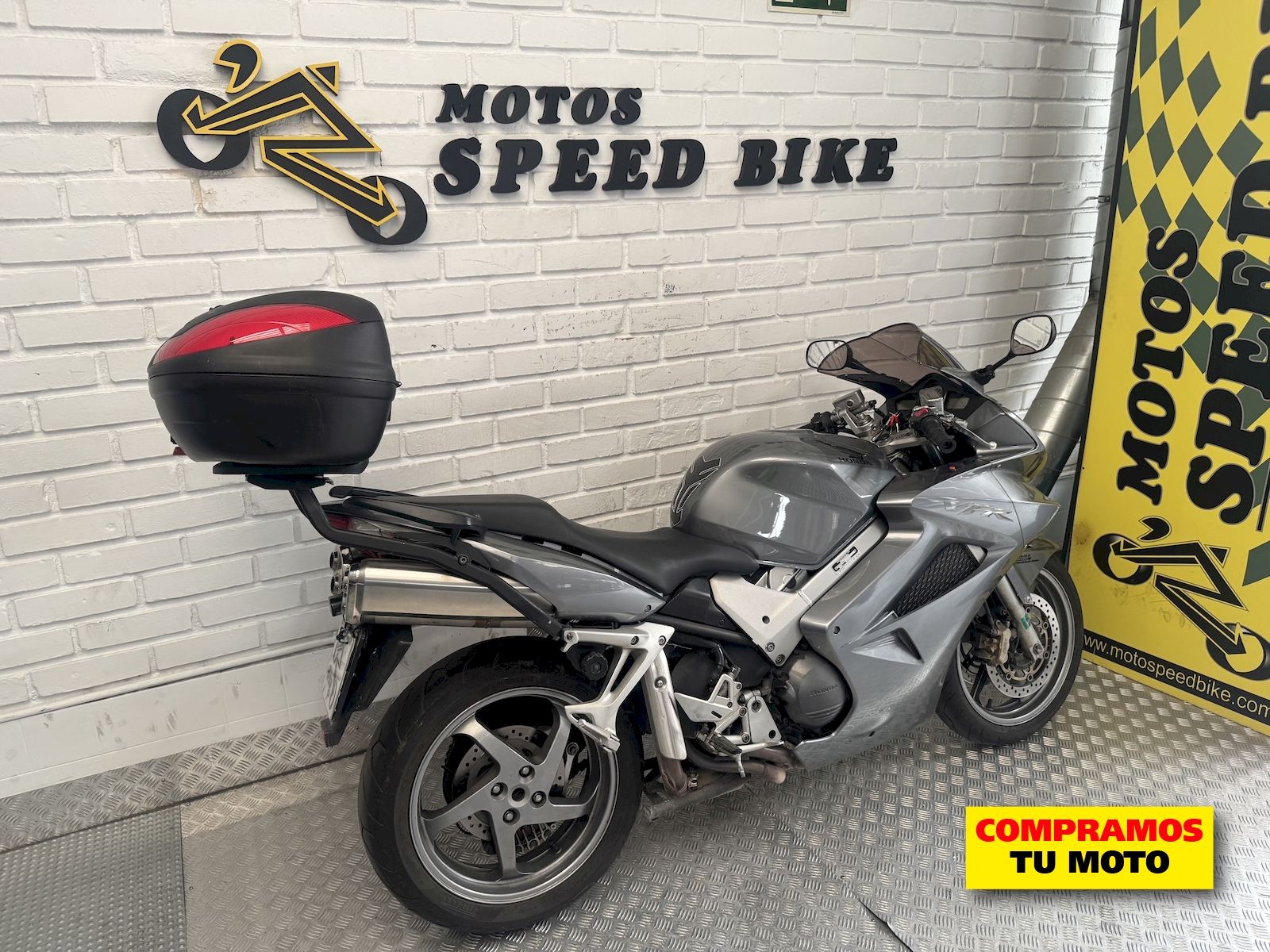 Honda VFR 800 Fi ABS de ocasión en Madrid - imagen 4
