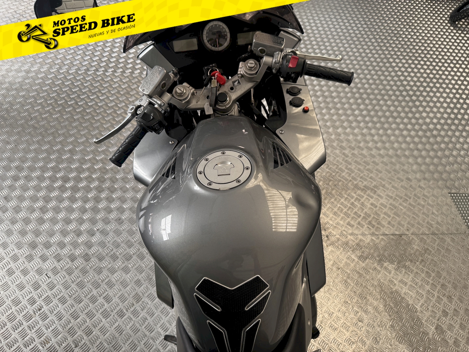 Honda VFR 800 Fi ABS de ocasión en Madrid - imagen 8