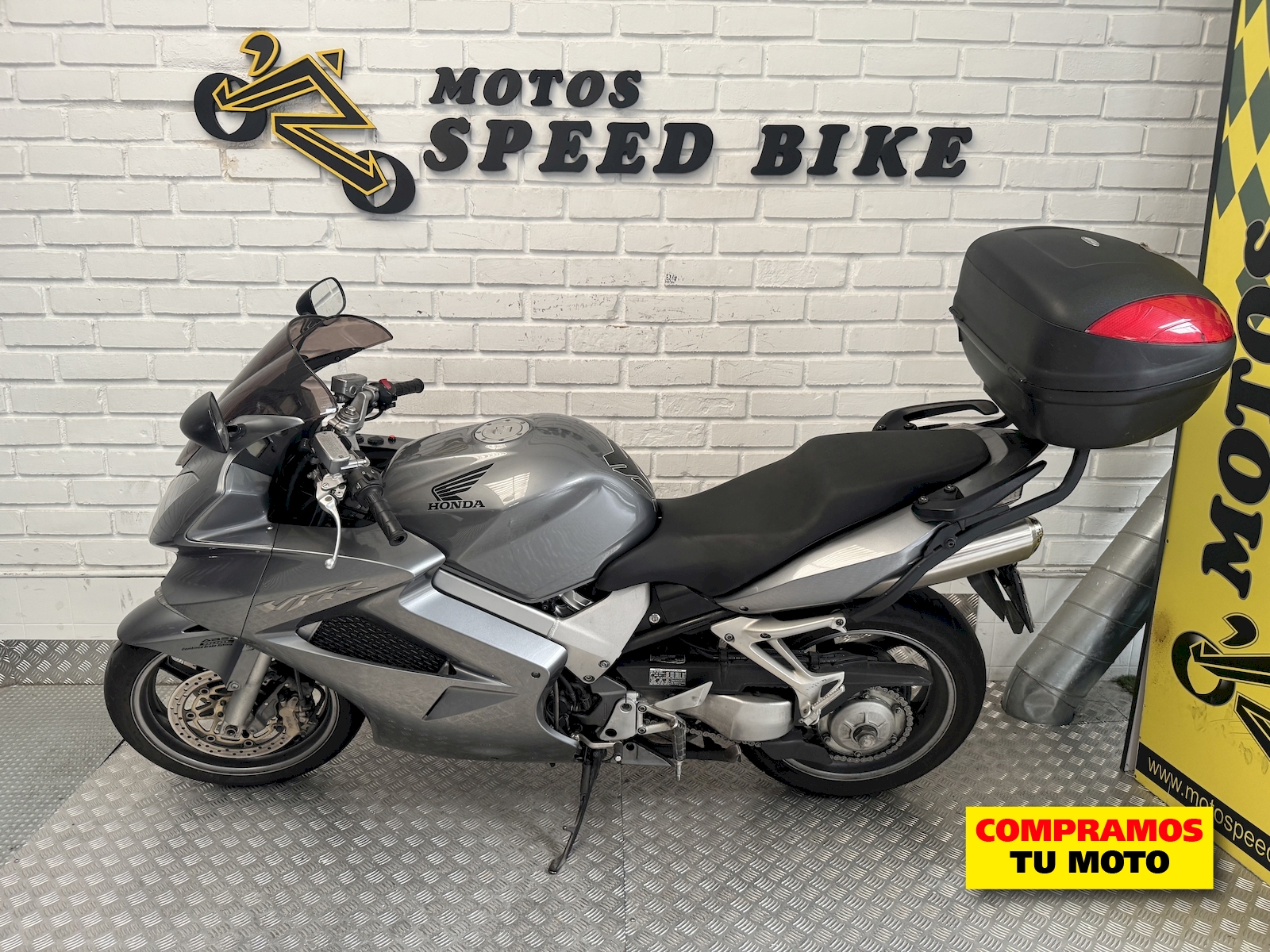 Honda VFR 800 Fi ABS de ocasión en Madrid - imagen 11
