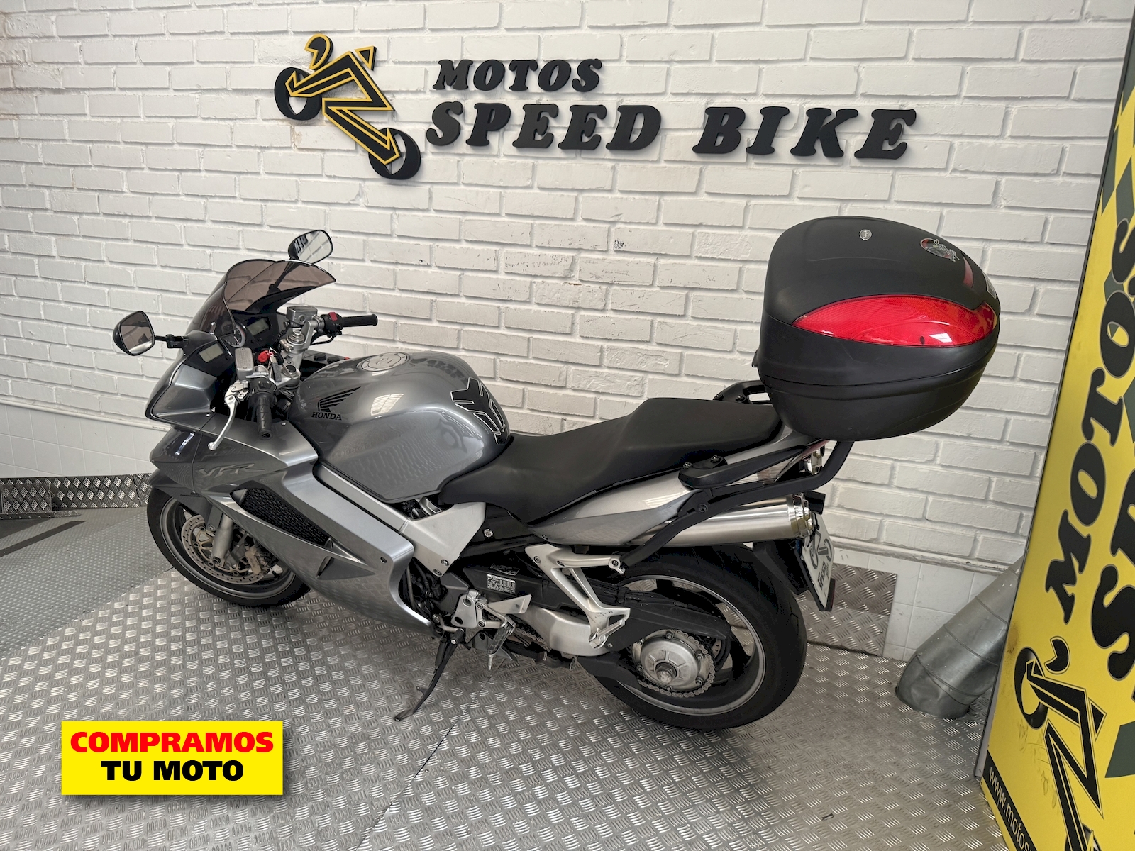 Honda VFR 800 Fi ABS de ocasión en Madrid - imagen 12