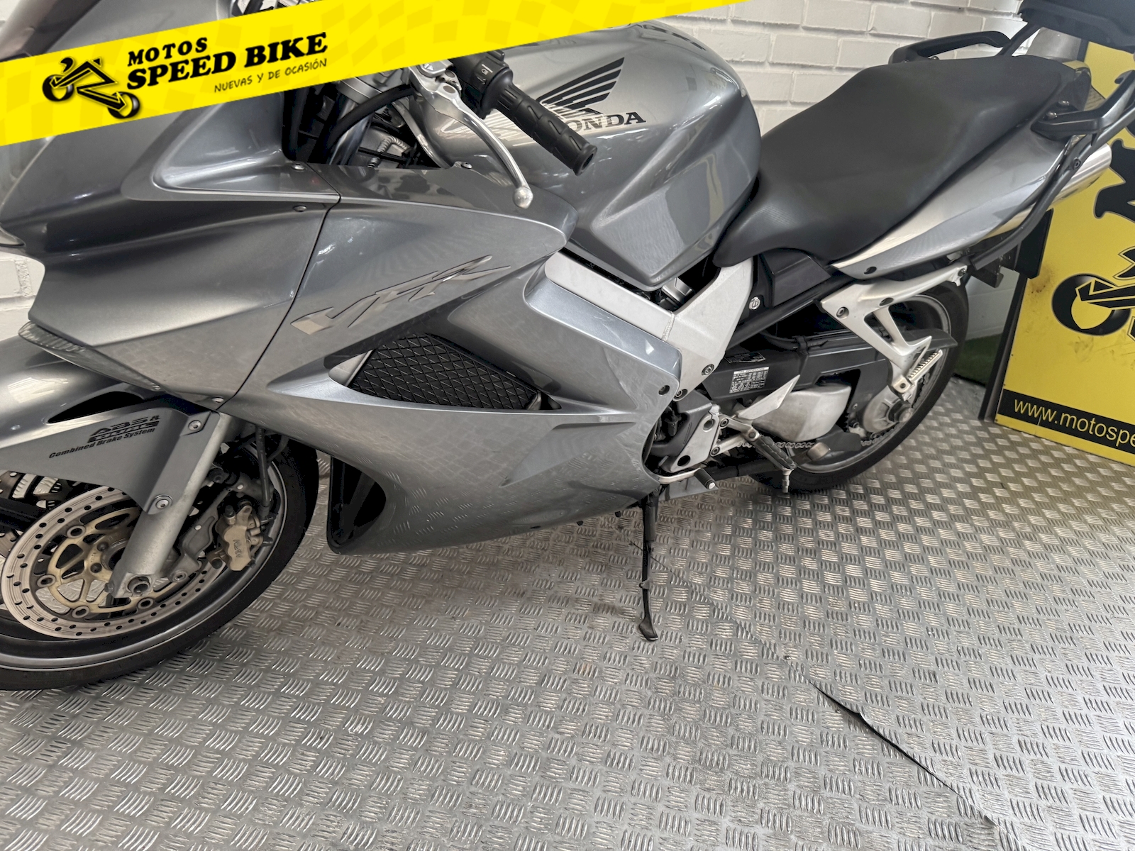 Honda VFR 800 Fi ABS de ocasión en Madrid - imagen 15