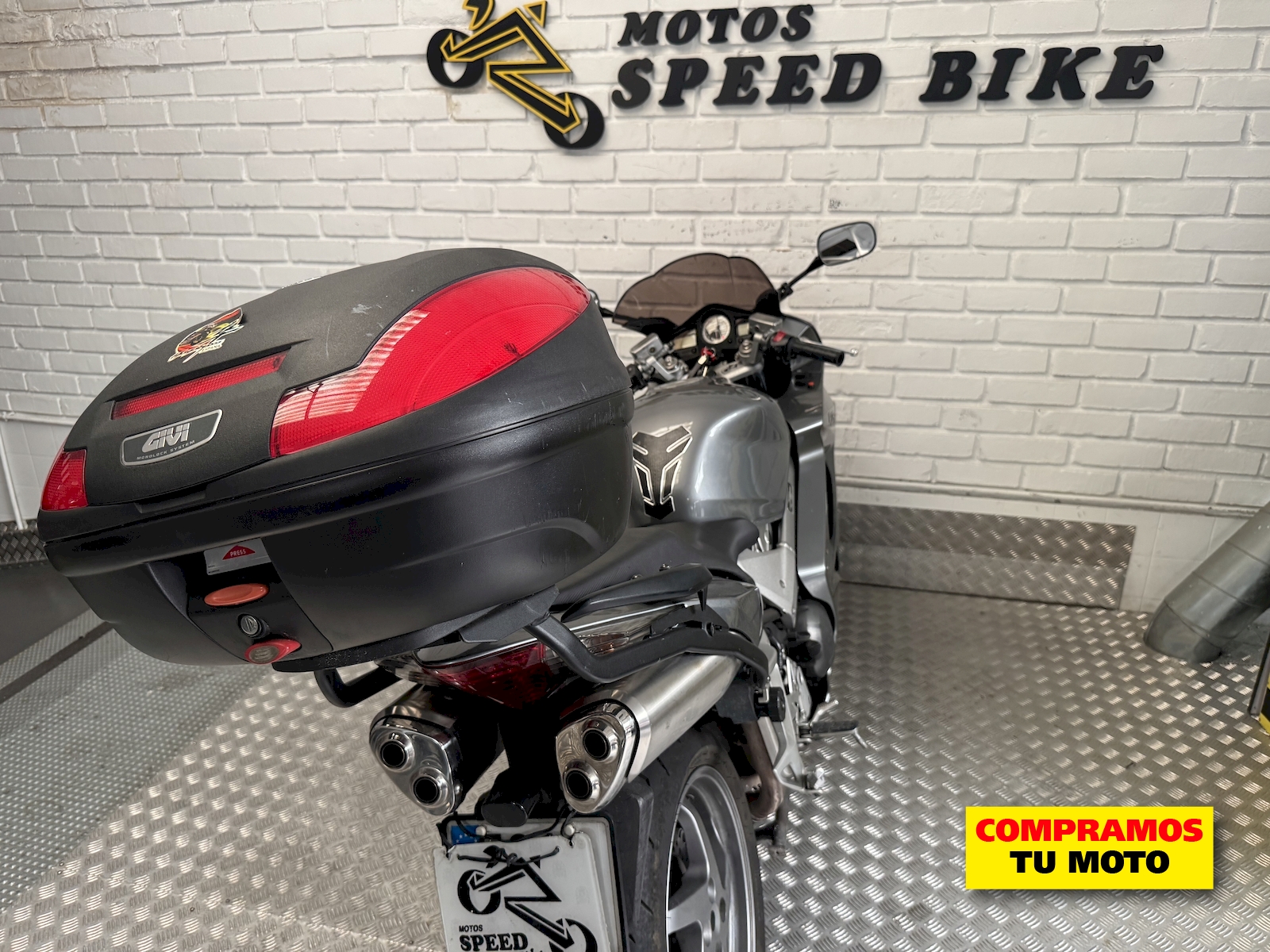 Honda VFR 800 Fi ABS de ocasión en Madrid - imagen 17