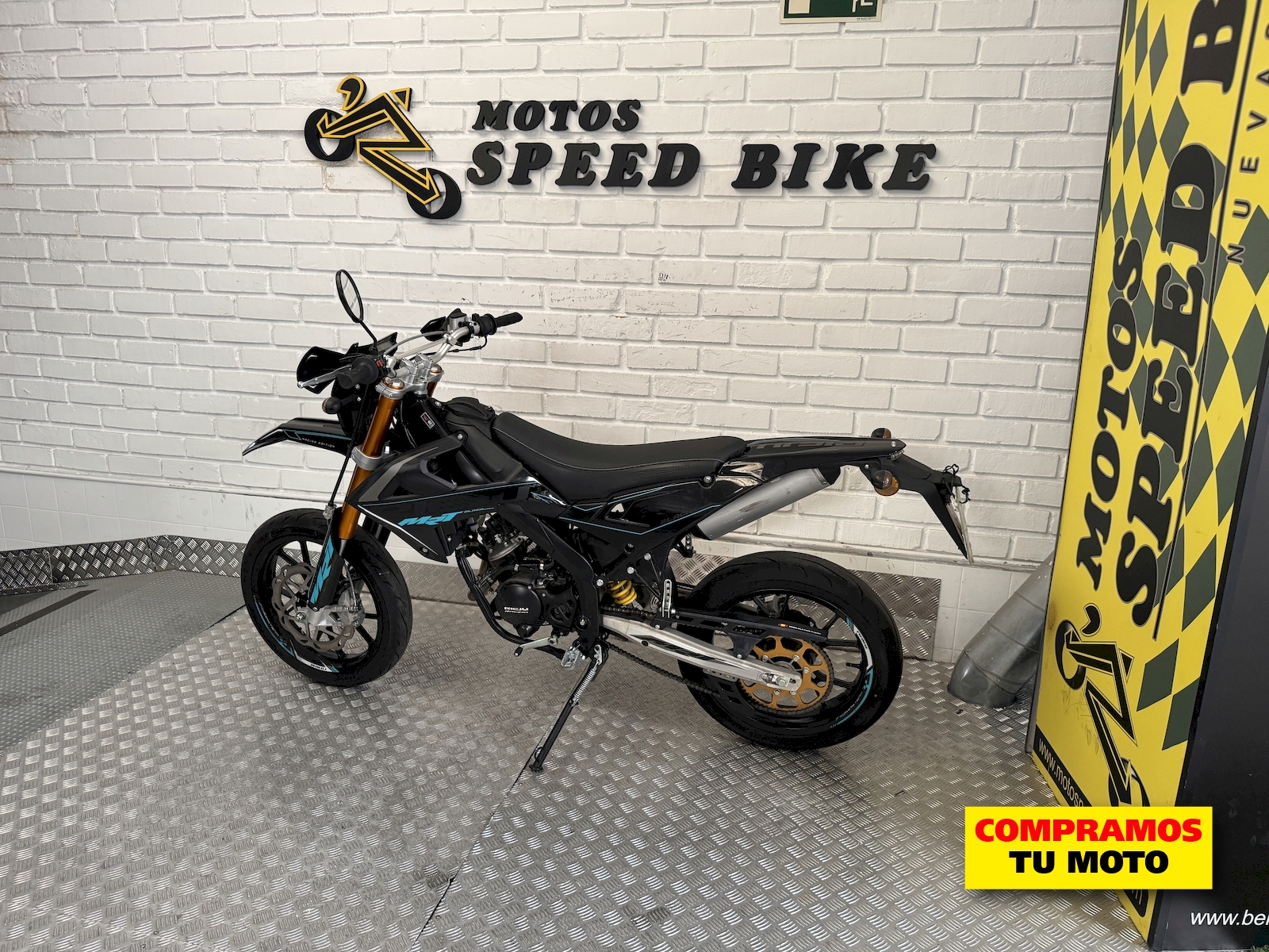 Rieju MRT 50 SM PRO de ocasión en Madrid - imagen 10