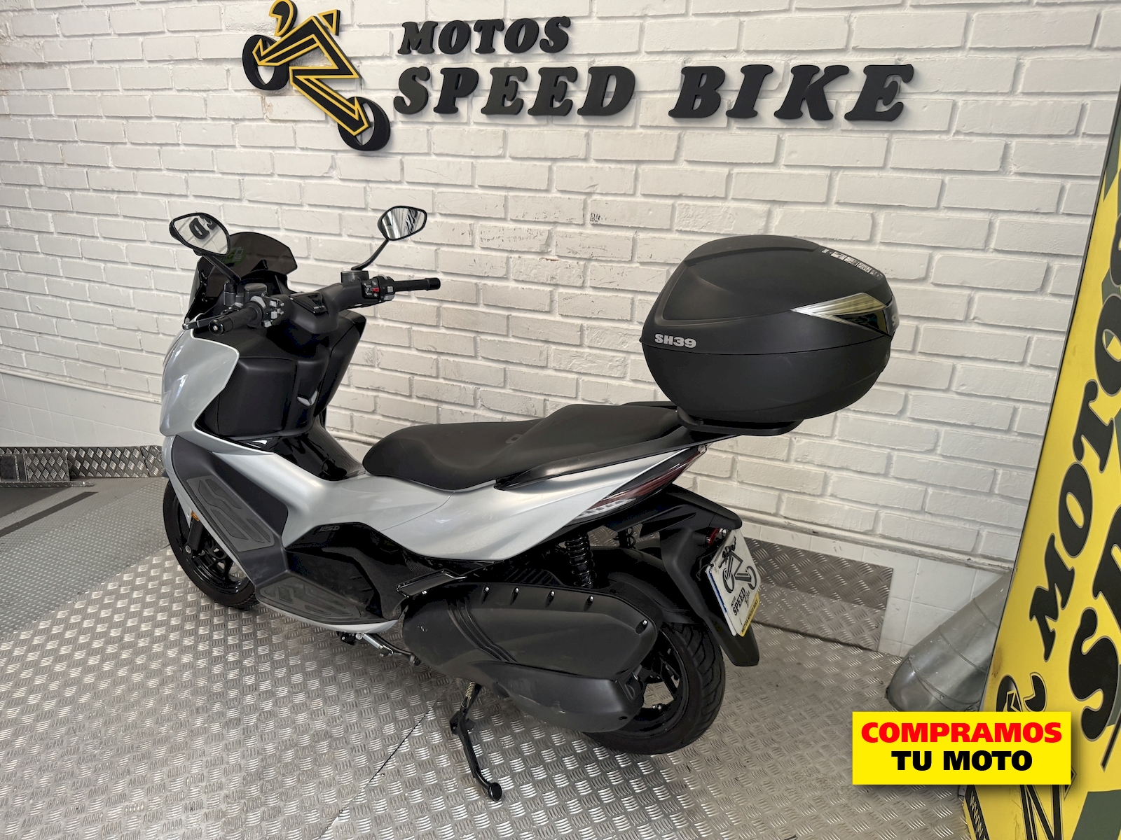Zontes 125 D de ocasión en Madrid - imagen 13