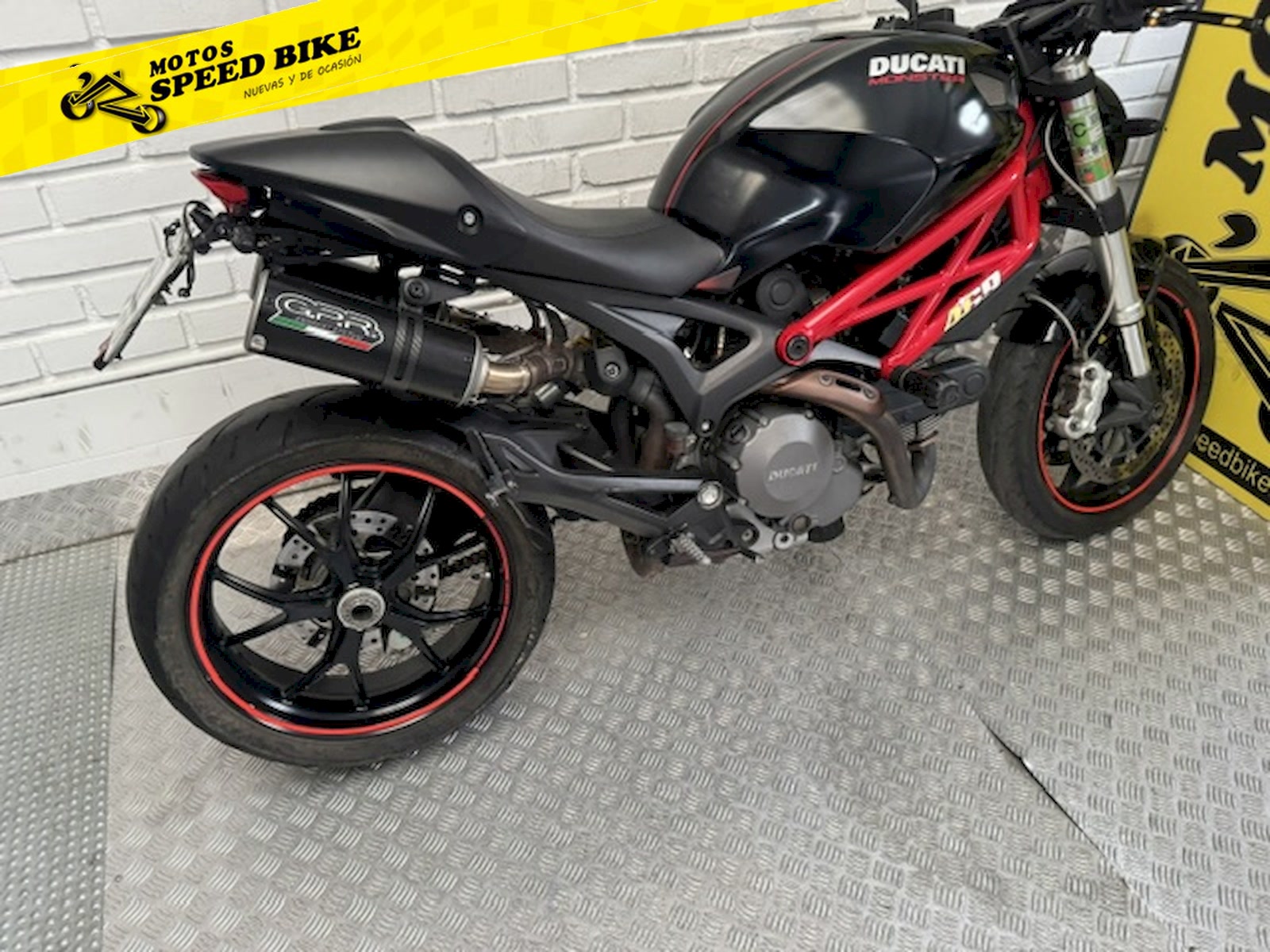 Ducati Monster 796 de ocasión en Madrid - imagen 5