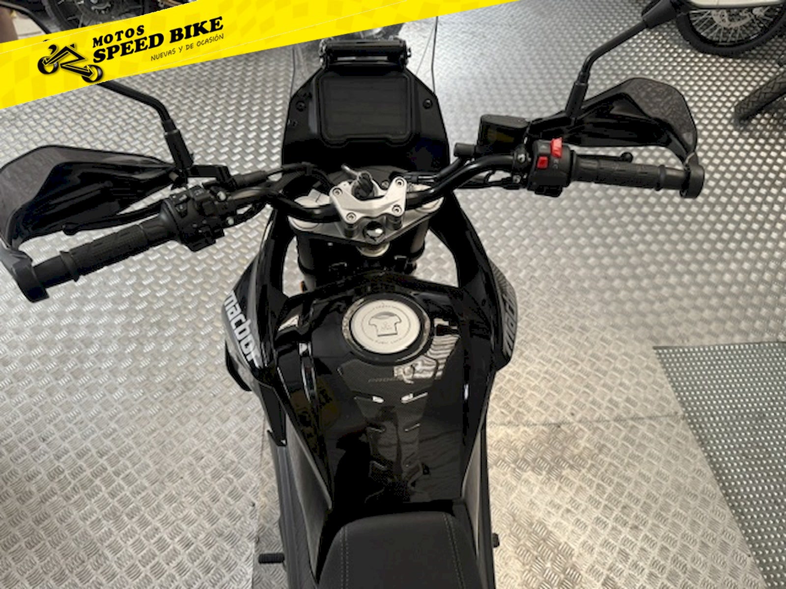 Macbor Montana XR1 125 Evo de ocasión en Madrid - imagen 9