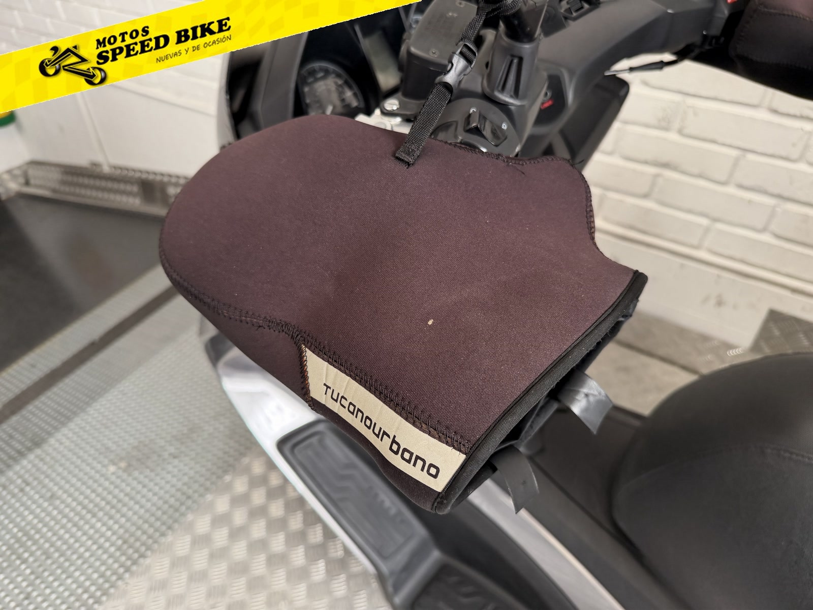 Kymco Grand Dink 300 de ocasión en Madrid - imagen 15