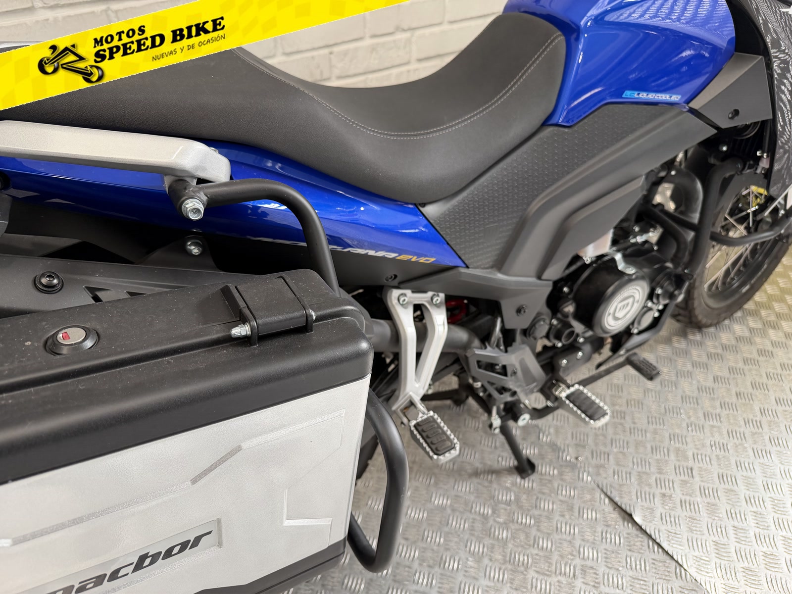 Macbor Montana XR1 125 EVO - miniatura 12