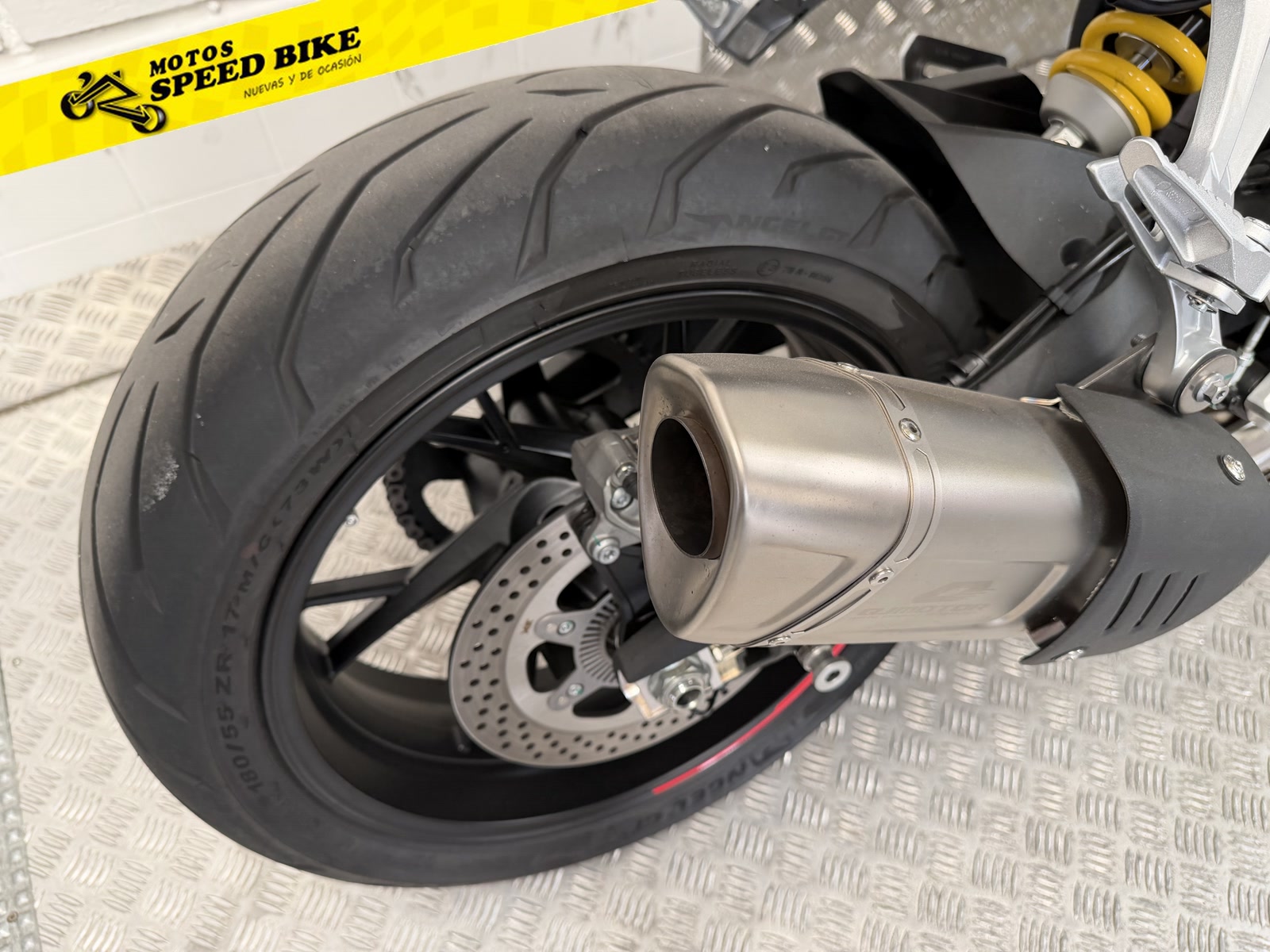 QJ Motor SRK 800 R de ocasión en Madrid - imagen 9