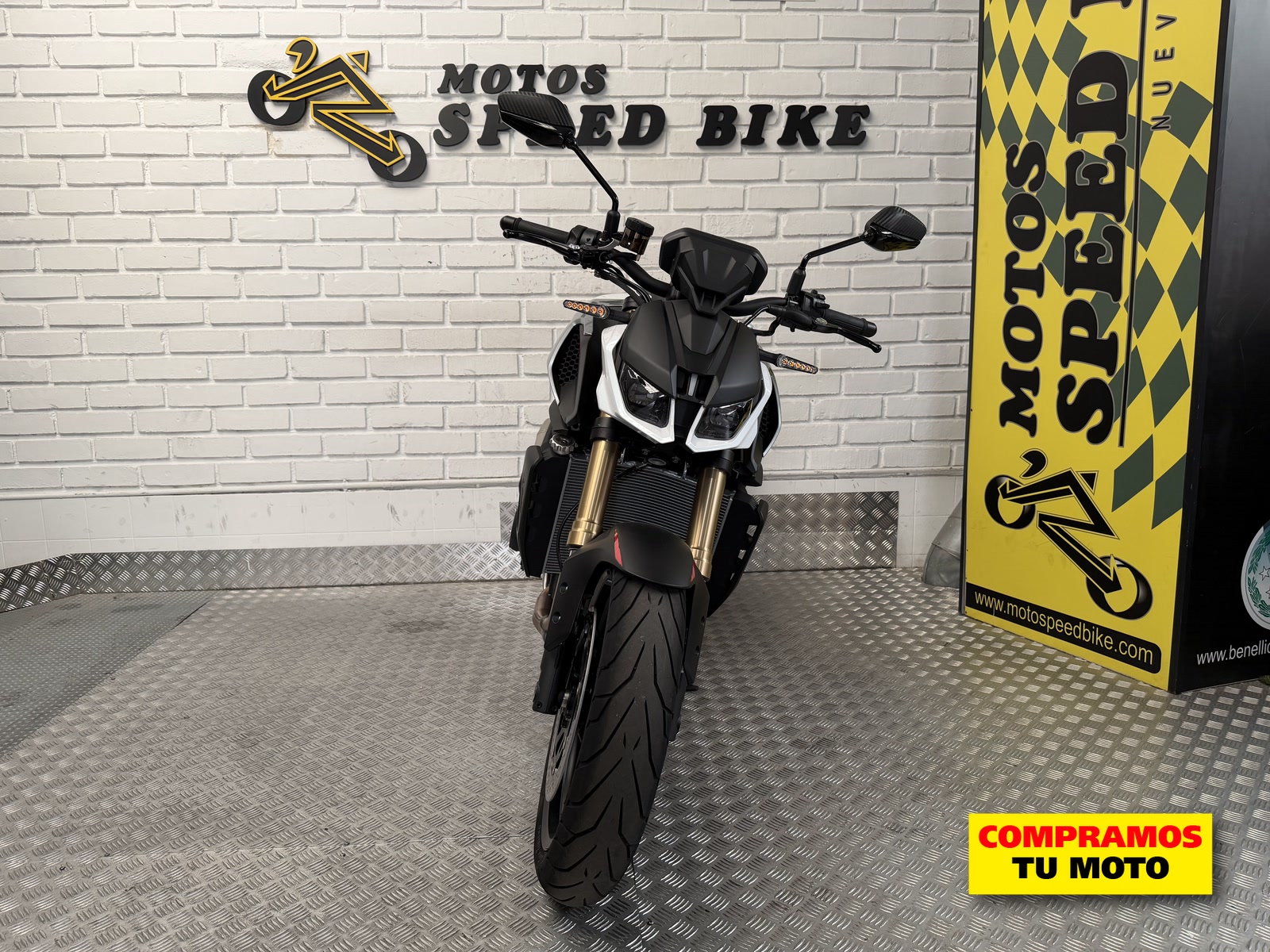 QJ Motor SRK 800 R de ocasión en Madrid - imagen 4