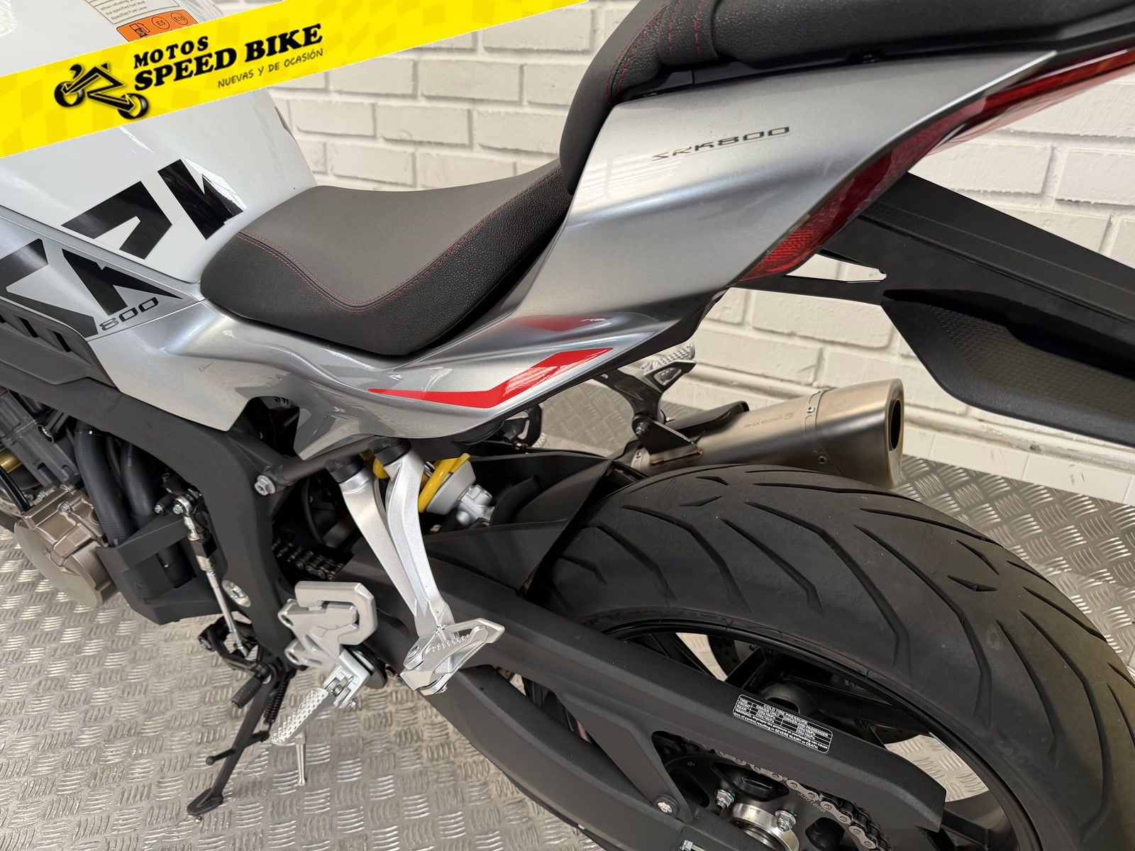 QJ Motor SRK 800 R de ocasión en Madrid - imagen 18