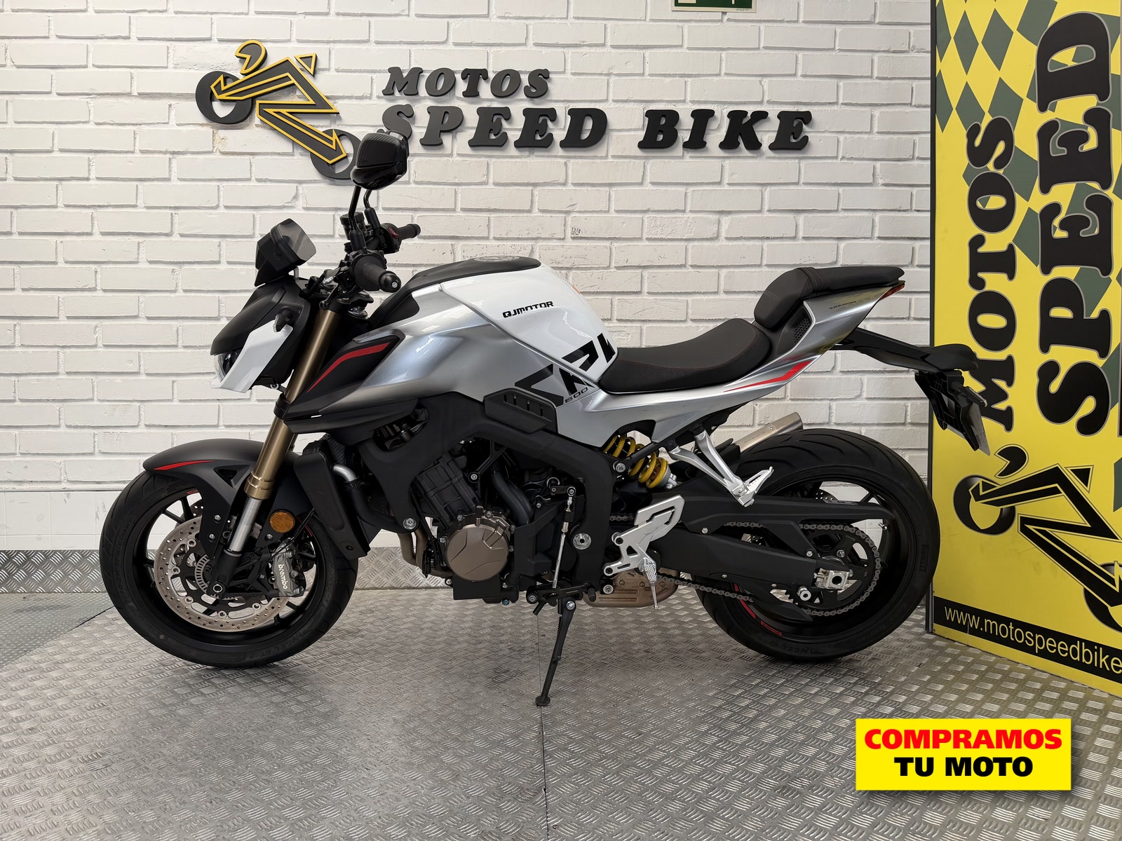 QJ Motor SRK 800 R de ocasión en Madrid - imagen 8