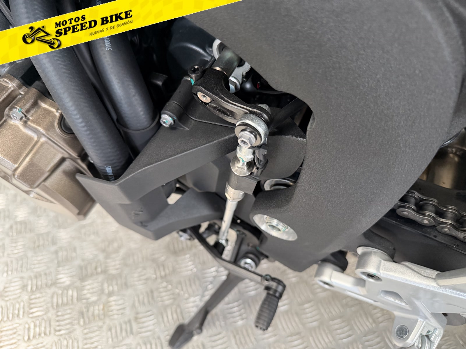 QJ Motor SRK 800 R de ocasión en Madrid - imagen 19
