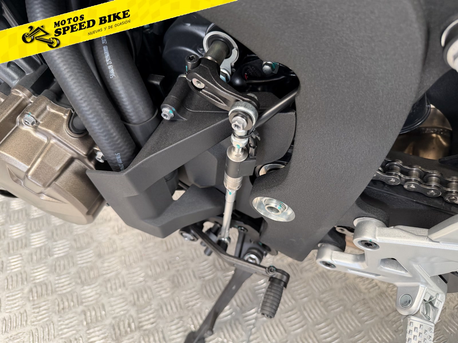 QJ Motor SRK 800 R de ocasión en Madrid - imagen 17