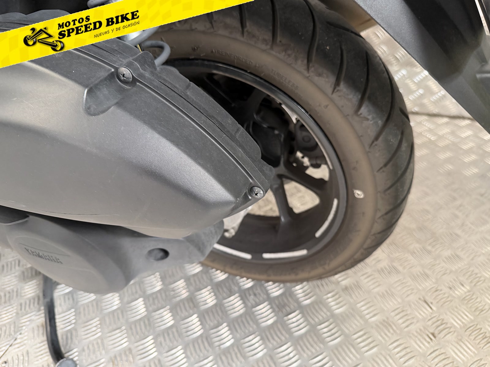Yamaha Nmax 125 de ocasión en Madrid - imagen 14